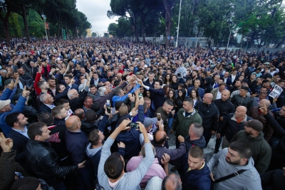 Pak orë përpara protestës, Lulzim Basha publikon videomesazhin e dytë drejtuar shqiptarëve