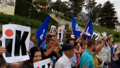 VIDEO/ Rama pritet me revolta edhe në Përmet