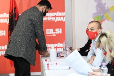 Zgjedhjet në LSI, mijëra të rinj votojnë të parët për drejtuesit e rinj