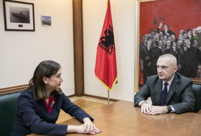 Qeveria grabit pronat e banorëve në Vlorë. Meta thërret Avokaten e Popullit: Të respektohen ligjet dhe e drejta e banorëve