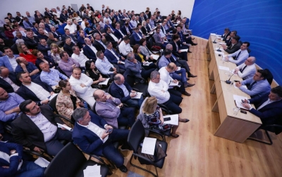 Basha mbledh Kryesinë dhe Këshillin Kombëtar