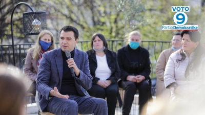 “Familja në qendër të programit”, Basha takon një grup grash në Burrel: Në 8 vite janë keqpërdorur si makijazh nga Rama, do të paguhen njësoj si burrat