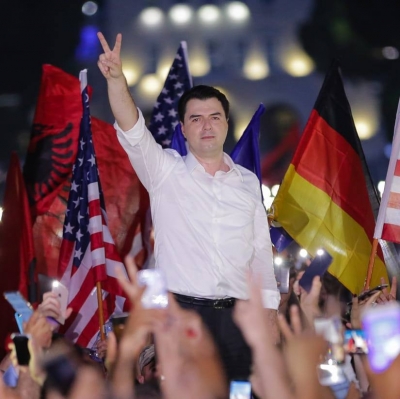 VIDEO/ Lulzim Basha serish apel: Të gjithë bashkë më 8 korrik për fëmijët tuaj, për Shqipërinë si Europa