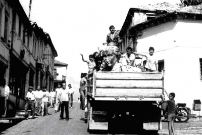 1991/Largimi i monumentit të diktatorit nga Gjirokastra