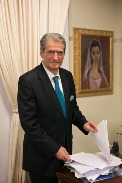 Berisha:Sot 30 vjetori i kryengritjes se dy korrikut 1990.Perulemi me mirenjohje ndaj guximtareve qe shemben murin e Berlinit ne Tirane.