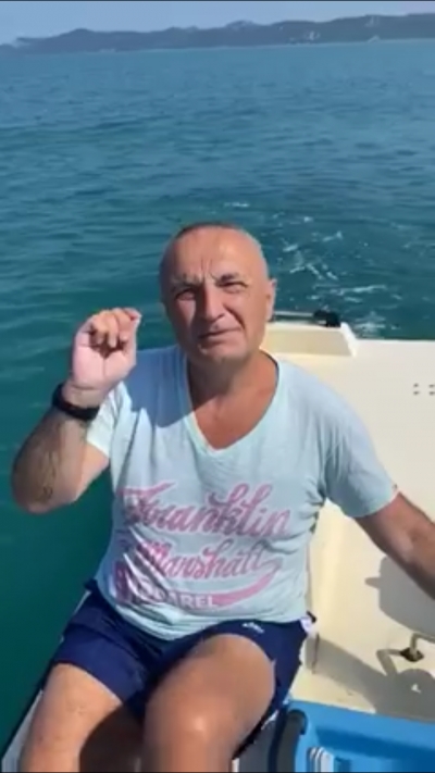 Meta e nis ditën e shtunën me pedalone dhe ka një këshillë