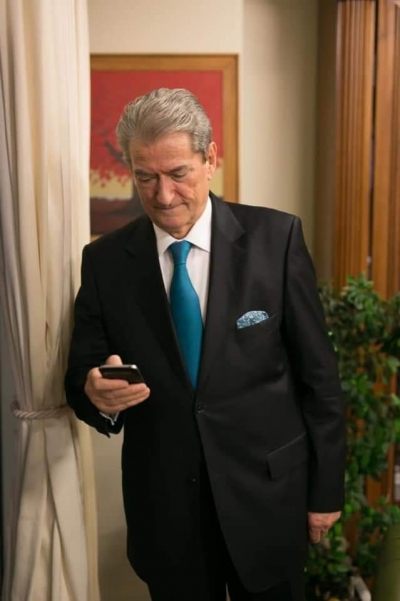 Berisha/Lal Plehu prish konviktin e elektrikut dhe shet truallin per pallat!