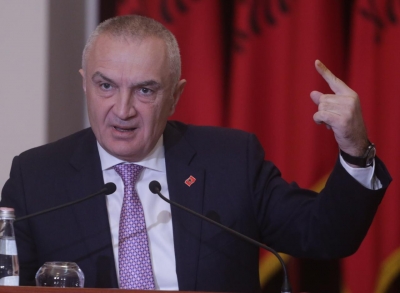 Presidenti Meta: Bandat në Elbasan dolën për të mbrojtur tendërat