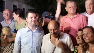 Basha: Kush nuk distancohet nga afera korruptive e teatrit, është bërë pis