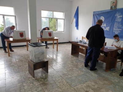 Votimi brenda PD në Tropojë, Paloka: Pjesëmarrje mbresëlënëse. Sot përzgjedhim mes kandidatëve, nesër bashkë për të zhdukur të keqen