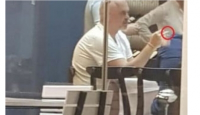 FOTO/ Rama shkel ligjin në mes të ditës, justifikimi i tij është qesharak