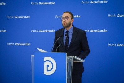 Dhunë në protestë? PD i përgjigjet policisë: Sajesë e neveritshme