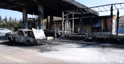 Foto/ Zbulohen detaje nga zjarri në Korçë, u dogjën dy makina, karburanti, restoranti dhe...