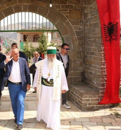 Meta uron besimtarët për festën e Abaz Aliut: Vitin e ardhshëm do festojmë pa kufizime e distanca fizike