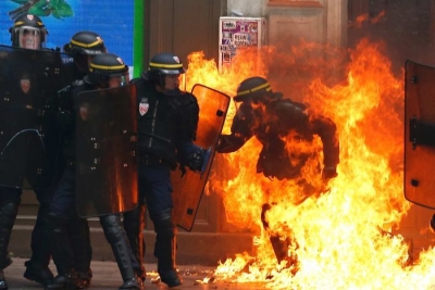 Kultura e reagimit qytetar, shikoni me foto si protestojnë në Parisin e Ramës