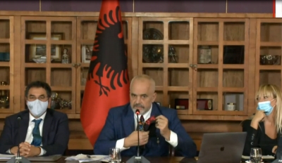 Nga nesër, nëse nuk ke maskë gjobë 30 mijë lekë. Nëse nuk ke kartë ID përfundon në komisariatin e policisë