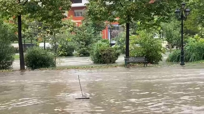 Mjaftojnë vetëm 20 minuta shi që ujërat e zeza të Lanës të përmbytin propagandën e zezë të Erion Veliajt