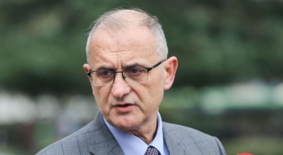 Petrit Vasili: Mbylleni gojën dhe ikni!