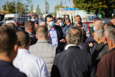 Basha pas takimeve në Kurbin: Qeveria t’i çojë te qytetarët dhe biznesi lekët që ndan me një grup oligarkësh