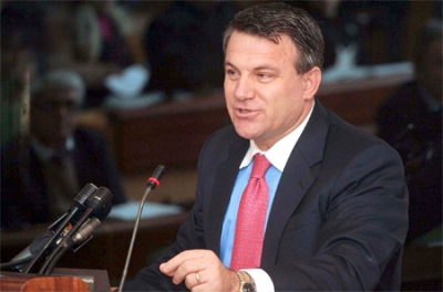 Zëri i Amerikës kundër shkarkimit të Arben Malajt nga kryeministri dhe Parlamenti