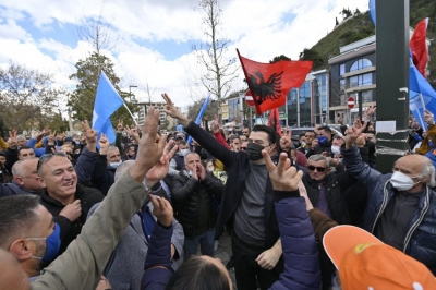 Berisha publikon fotot e pritjes entuziaste të Bashës në Vlorë: Aromë fitoreje!