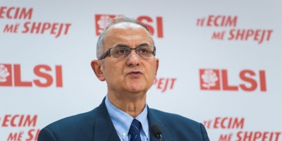 Vasili thirrje medias shqiptare: Koha t’i thoni ndal këtij pushtuesi