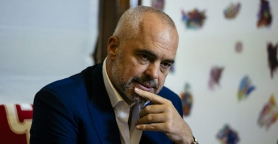 Rama ndien frikën e disfatës, shfryn me deputetët e PS-së dhe i kërcënon me përjashtim