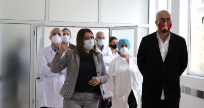 Dështimi/ Rama bëhet qesharak: Kemi siguruar ... 100 vaksina për vitin tjetër, po bëjmë gati stadiumin