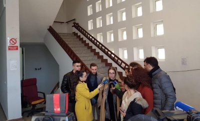 Dekani i Fakultetit të Drejtësisë fut FRESSH-stët në mbledhjen e Senatit të Universitetit