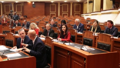 Për disa deputetë idiotë të opozitës parlamentare!