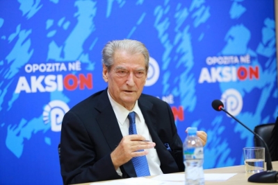 Berisha: Kjo drejtësi vepron sipas dufeve të Lindës dhe Edit! Bashkëshorten e Ahmetajt do e arrestonin, e shpëtoi denoncimi im