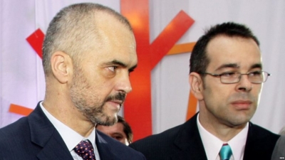 Zjarri në Ministrinë e Brendshme për të zhdukur udhëtimet e Olsi Ramës e Taulant Ballës me trafikantët