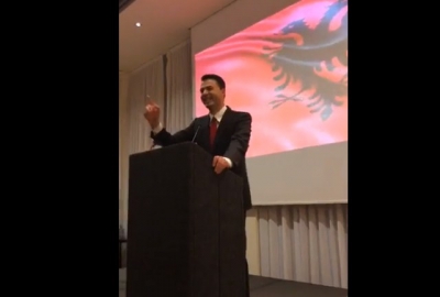Basha feston Pavarësinë me shqiptarët në Milano