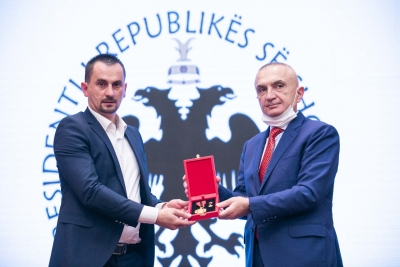 Ndërroi jetë nga COVID-i, Meta dekoron me titullin “Mjeshtër i Madh” boksierin dhe trajnerin Skënder Kurti: Shembull frymëzimi e suksesi