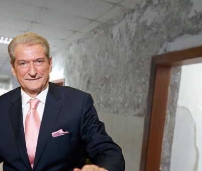 Berisha publikon foton: Në sistemin shëndetësor-shpartallinë të narkoshtetit!