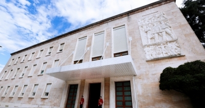 Kujt i trembet Rama? Kryeministria blindohet me policë (FOTO)