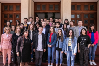 Dita Ndërkombëtare të Ndërgjegjësimit për Autizmin/ Meta: Integrimi i personave me aftësi ndryshe, tregues për shoqërinë