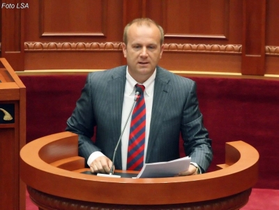 Burri i Olta Xhackes ne pergjimet e Bild: Shefi i madh me superlativa për ty