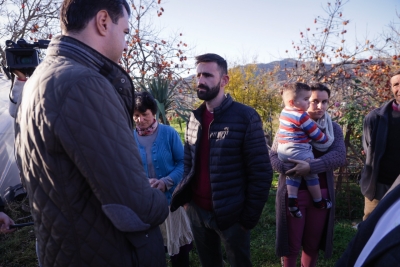 Situatë e rëndë në Pezë të Vogël, mbi 30 shtëpi të dëmtuara. Basha: Shteti të financojë ndërtimin