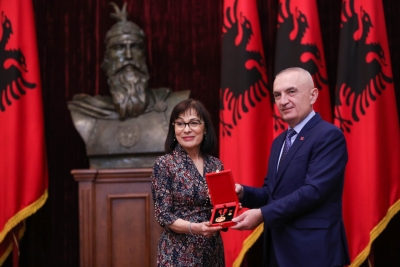 Presidenti Meta dekoron dirigjenten Suzana Turku me titullin “Mjeshtër i Madh”: Shembull për të gjitha gratë shqiptare