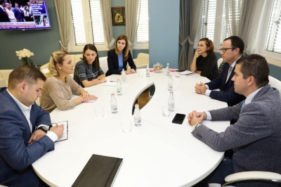 Vota e lirë dhe reforma zgjedhore, Kryemadhi takon drejtorin e Institutit Demokratik Amerikan