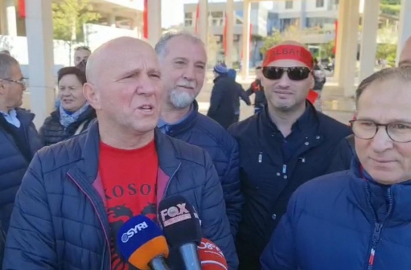 Shqiptarë nga Kosova e bota vijnë me entuziazëm në Vlorë, zhgënjim për pjesëmarrjen e vogël
