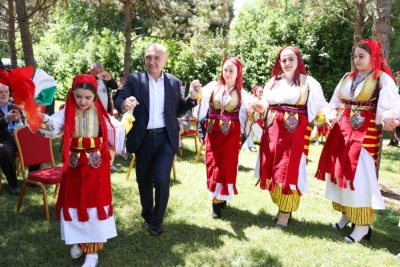 Komisioni mban mbledhje për shkarkimin e tij, Meta ia merr valles…