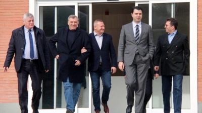 Kriza politike/ Fatmir Mediu përpilon platformën e “zgjidhjes”. Nga rinia te studentët, ja çfarë synon opozita