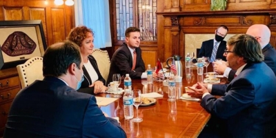 Edhe SHBA kërkon Shqipërisë zbatimin e 15 kushtëve me BE