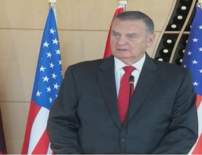 Gjenerali amerikan, James Jomes: Qeveria shqiptare me ne ose Kinën për 5G!