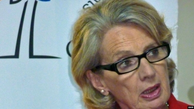 Po ju zonja Glover çfarë doni këtu?