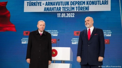 Koment i radios gjermane DW: Erdogan i kërkoi kryeministrit Rama “godisni FETO që marrëdhëniet tona të mos errësohen”