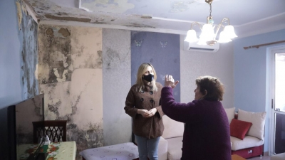 “Bashkia u ndërpreu bonusin, banorët kthehen në pallatin që rrezikon shembjen”, denoncimi nga Ina Zhupa: Pas 25 prillit situata do të ndryshojë