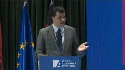 Basha në ceremoninë e KAS: Shqipëria është në një udhëkryq nga keqqeverisja, por nuk heqim dorë nga “Shqipëria si Europa”